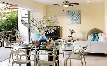Via 38 Condo Boutique Плая-дель-Кармен