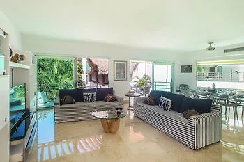 Via 38 Condo Boutique Плая-дель-Кармен Отель